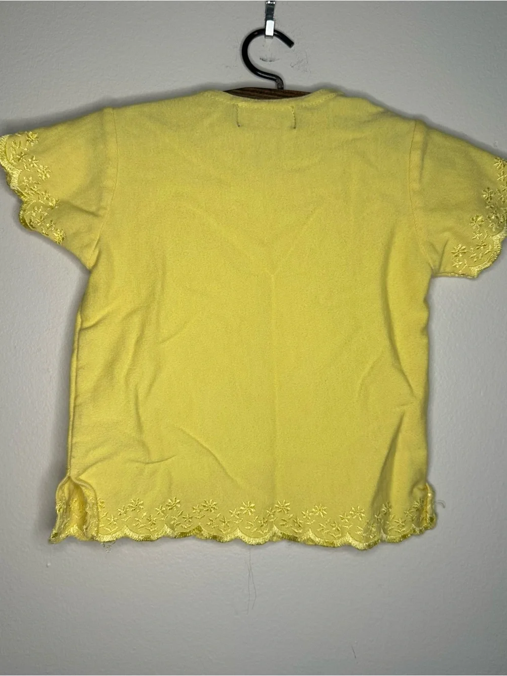 VTG/Y2K The Children’s Place Girls 12M Yellow Embroidered Floral Trim T-Shirt